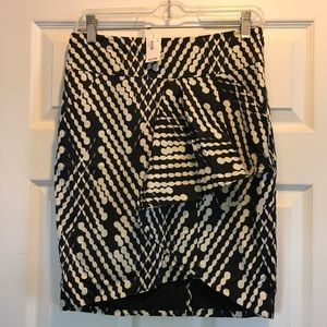 The Limited NWT Black and Ivory Pleated Skirt